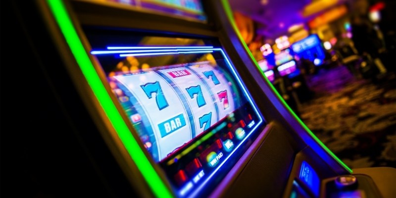 Popular slot themes and features